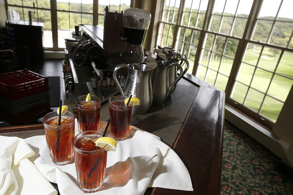 Glasses of iced tea sit on a serving tray during Republican Presidential candidate Jeb Bush's speach to the Linn County Eagles at the Cedar Rapids Country Club in Cedar Rapids on Tuesday, Sept. 22, 2015. (Adam Wesley/The Gazette)
