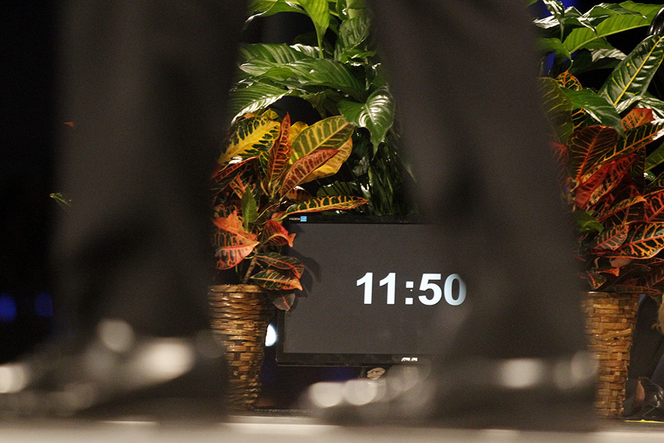 The speech timer runs during Democratic Presidential candidate Martin O'Malley's speech at the Iowa Democratic Party's Jefferson-Jackson Dinner in Des Moines on Saturday, Oct. 24, 2015. (Adam Wesley/The Gazette)